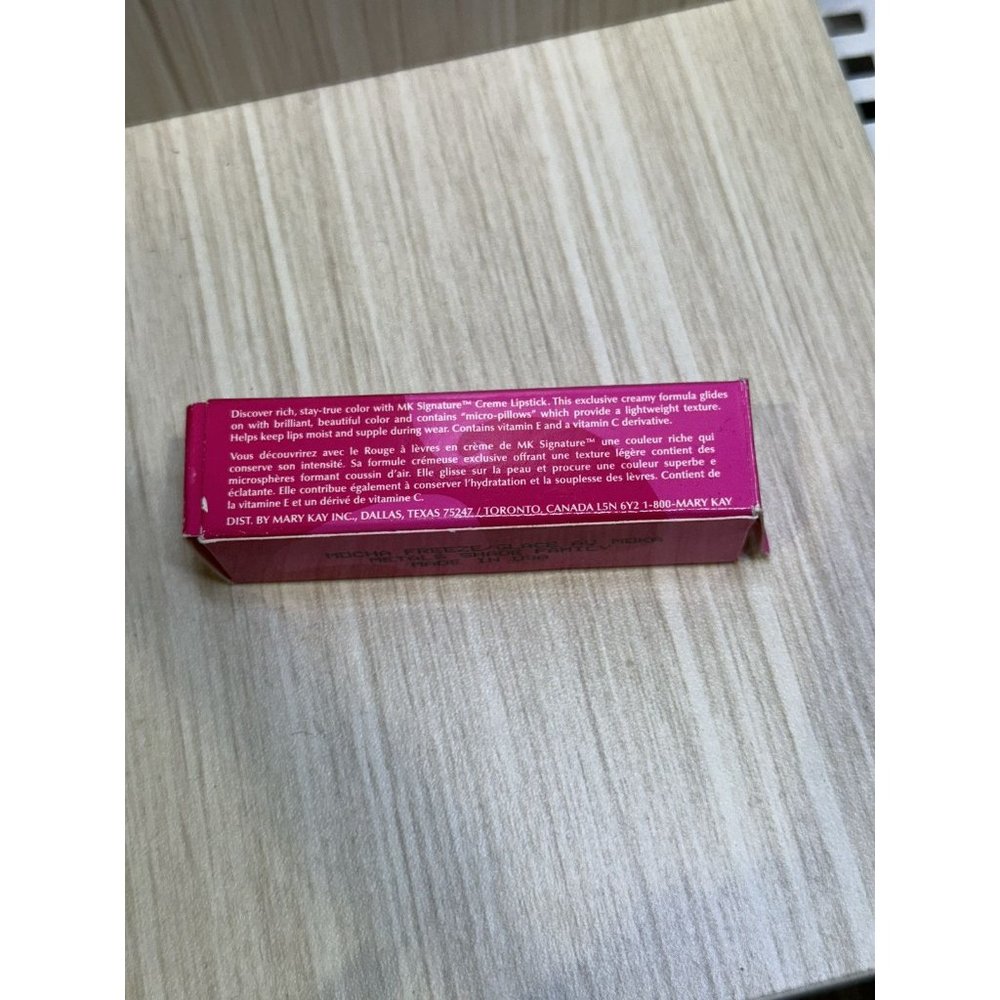 DISCONTINUED New In Box Mary Kay Signature Creme Lipstick Mocha Freeze Full Size - Picture 8 of 8